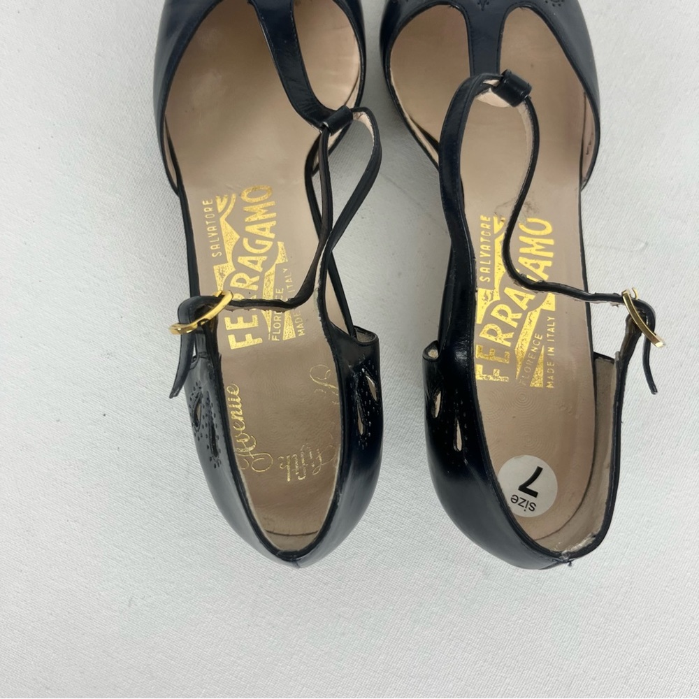 Vintage Salvatore Ferrgamo leather mary jane shoes - Picture 4 of 8